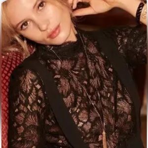 Sezane blouse in black. Siam. Size FR34